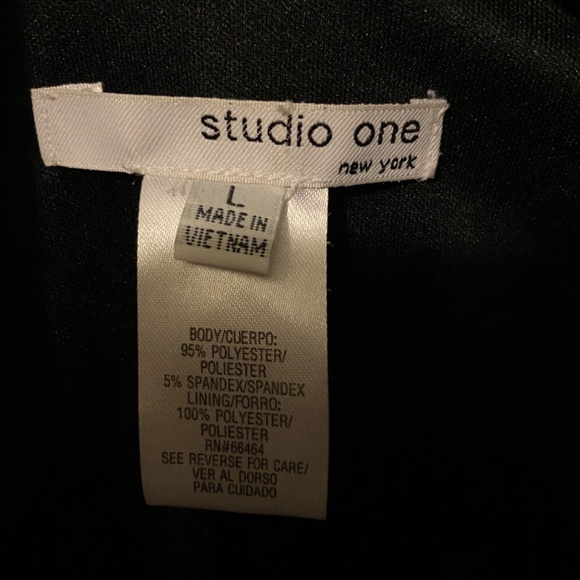 Ladies dress - Picture 2 of 2